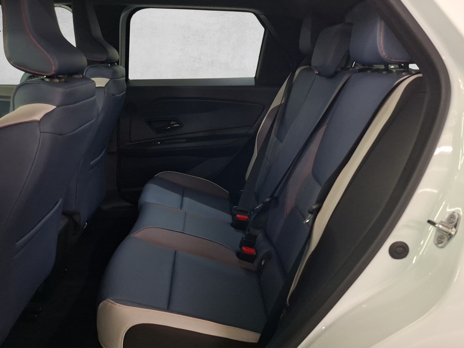 Nissan Micra Evolve 52kWh