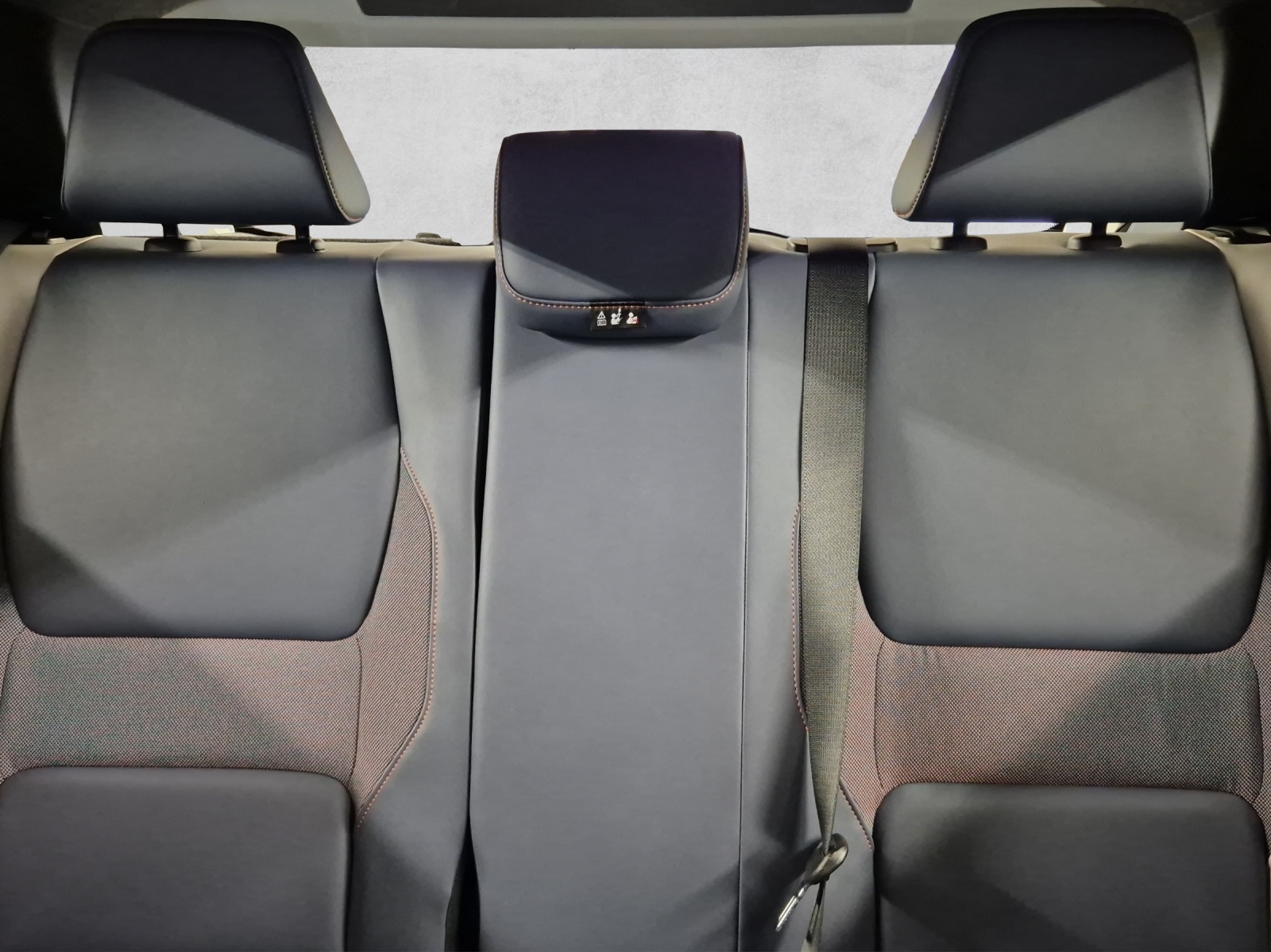 Nissan Micra Evolve 52kWh