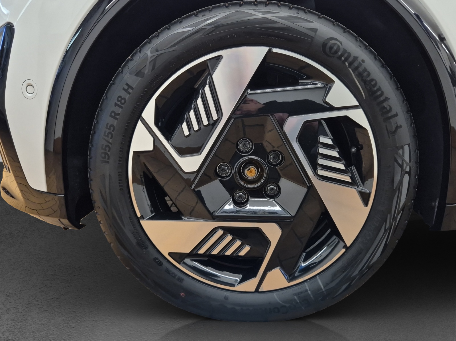 Nissan Micra Evolve 52kWh