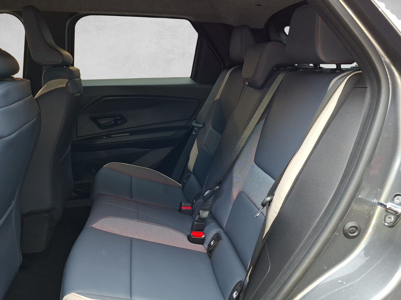 Nissan Micra Evolve 52 kWh