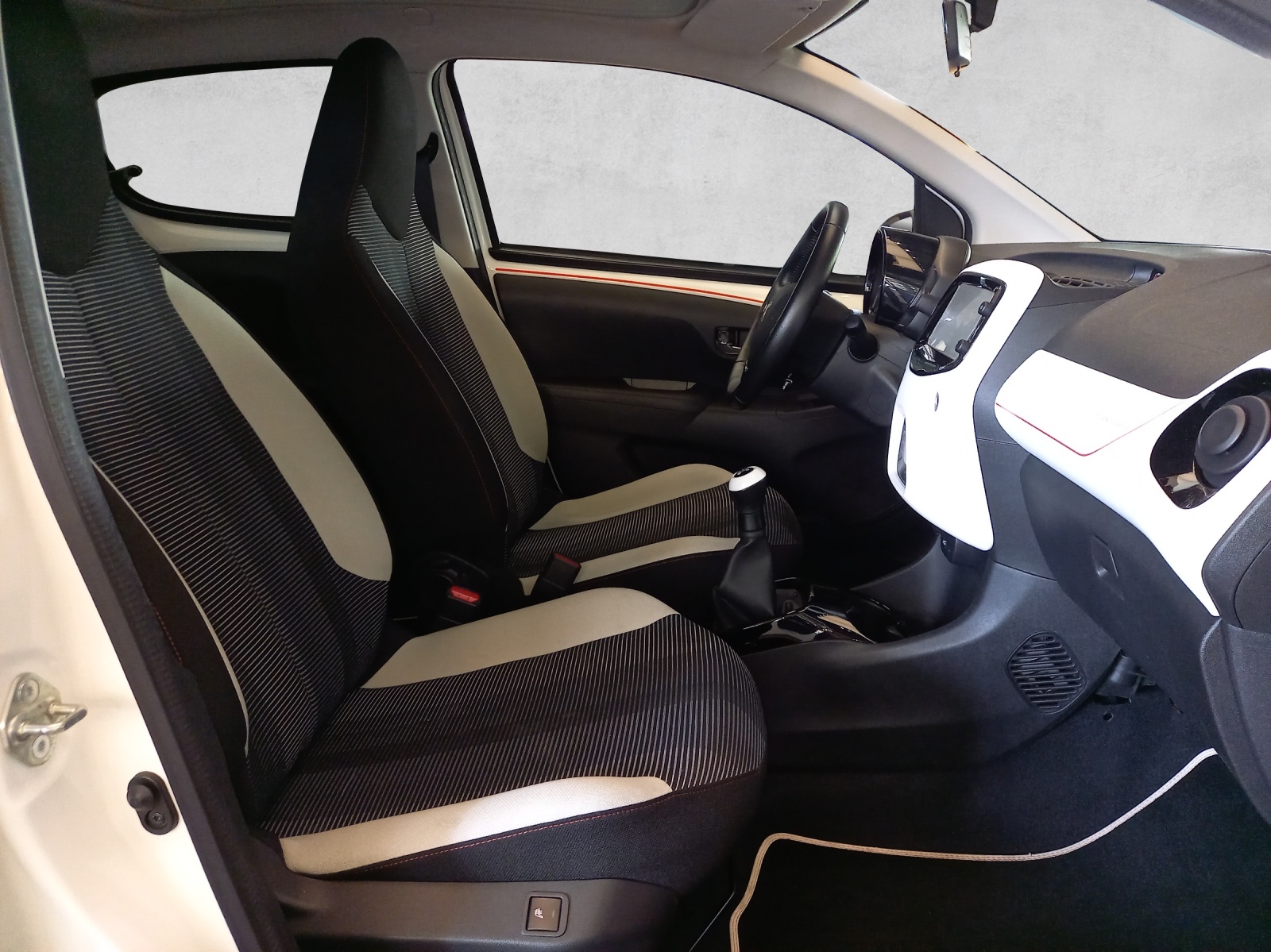 Peugeot 108 1.2 PureTech Roland Garros Top