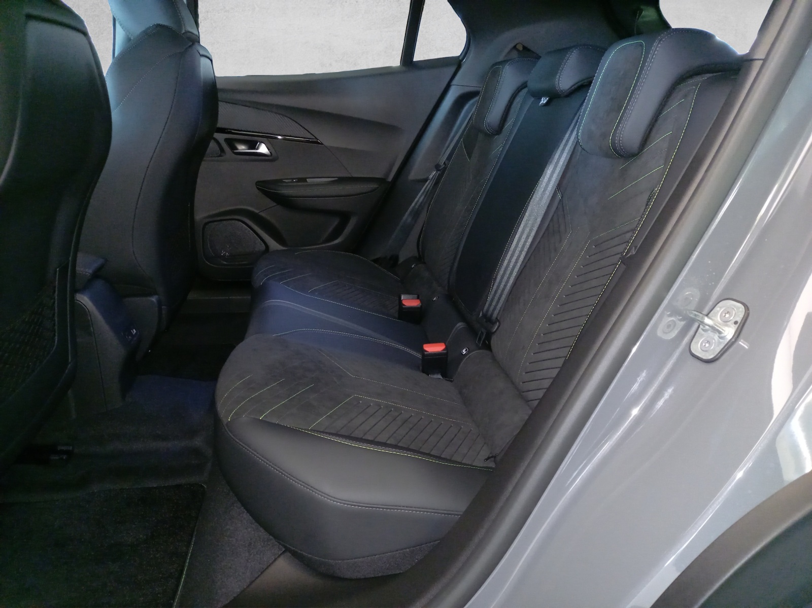 Peugeot 2008 1.2 Hybrid GT