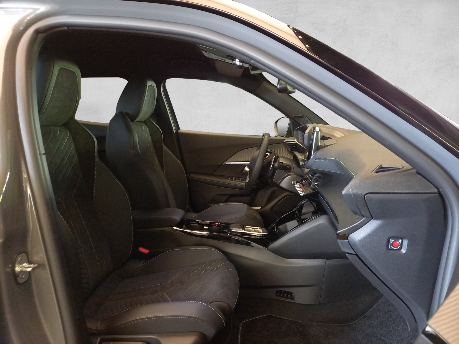 Peugeot 2008 1.2 Hybrid GT