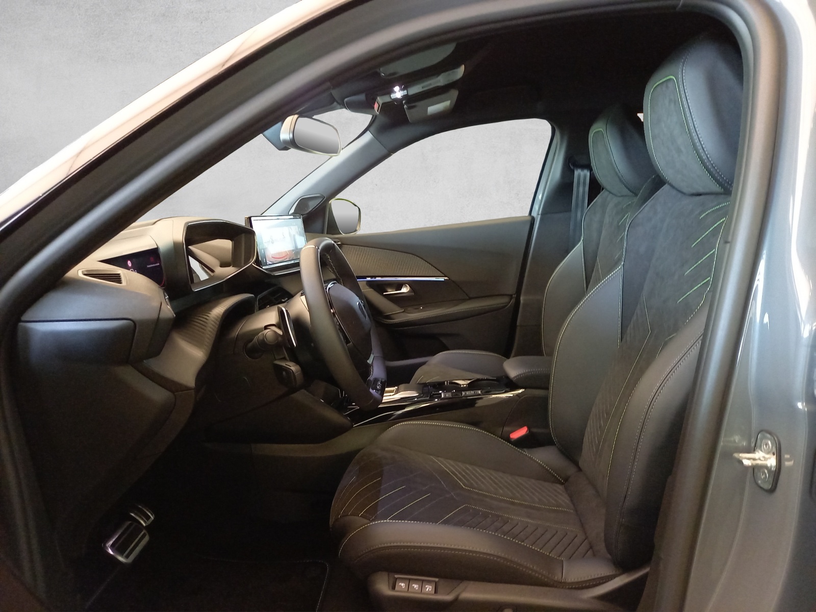 Peugeot 2008 1.2 Hybrid GT