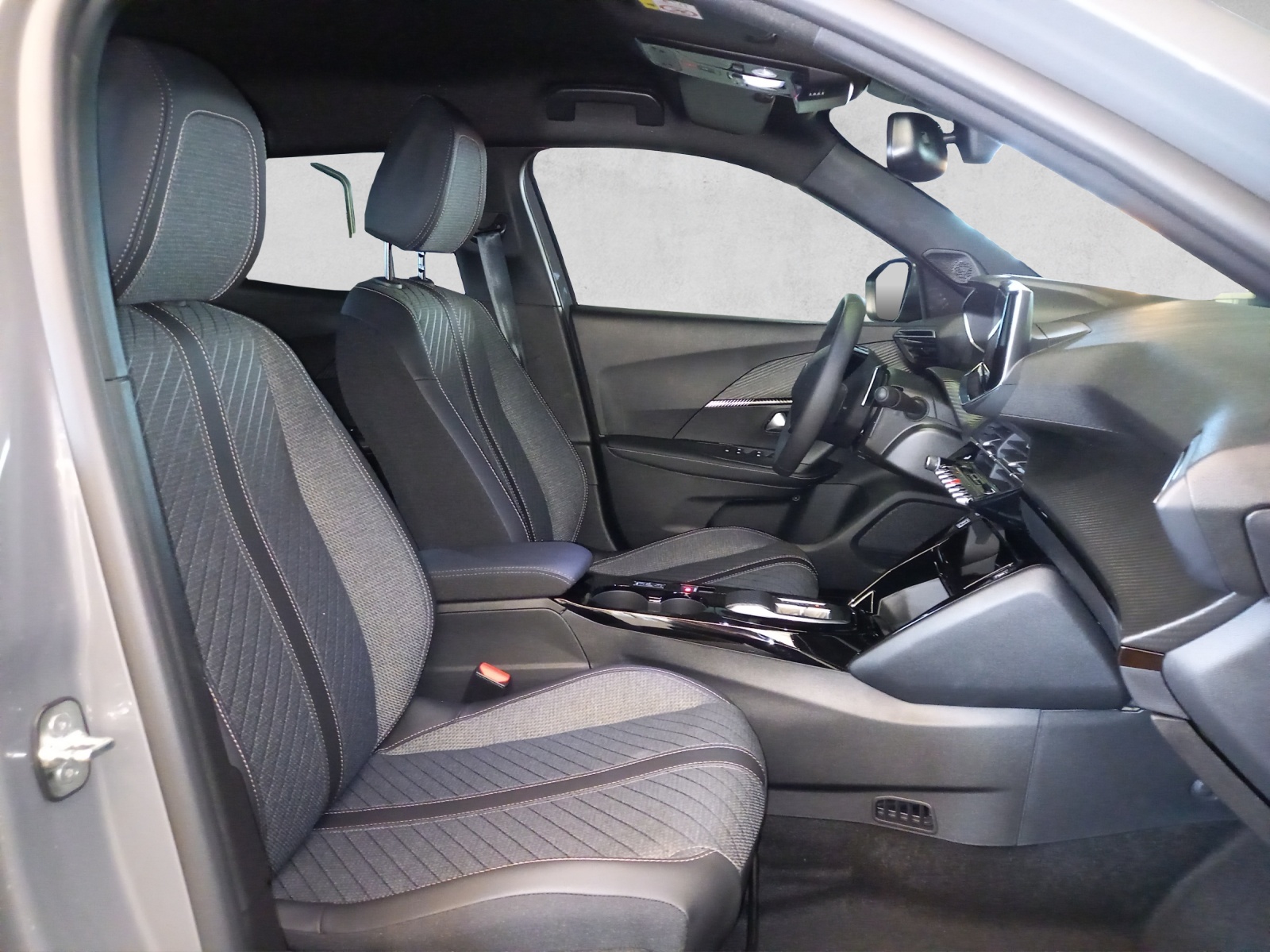 Peugeot 2008 1.2 Hybrid Allure Premium