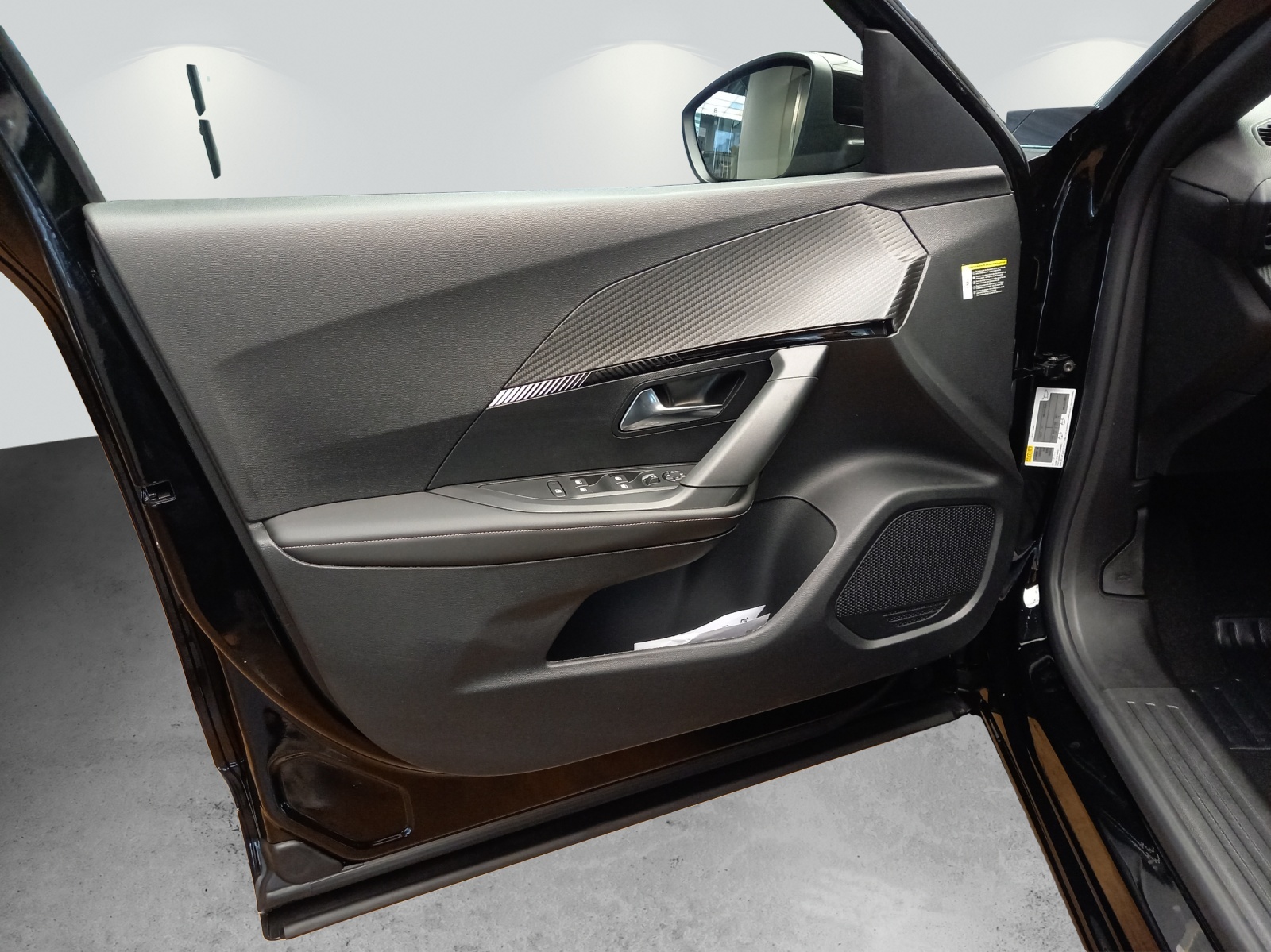 Peugeot 2008 1.2 Hybrid Allure Premium