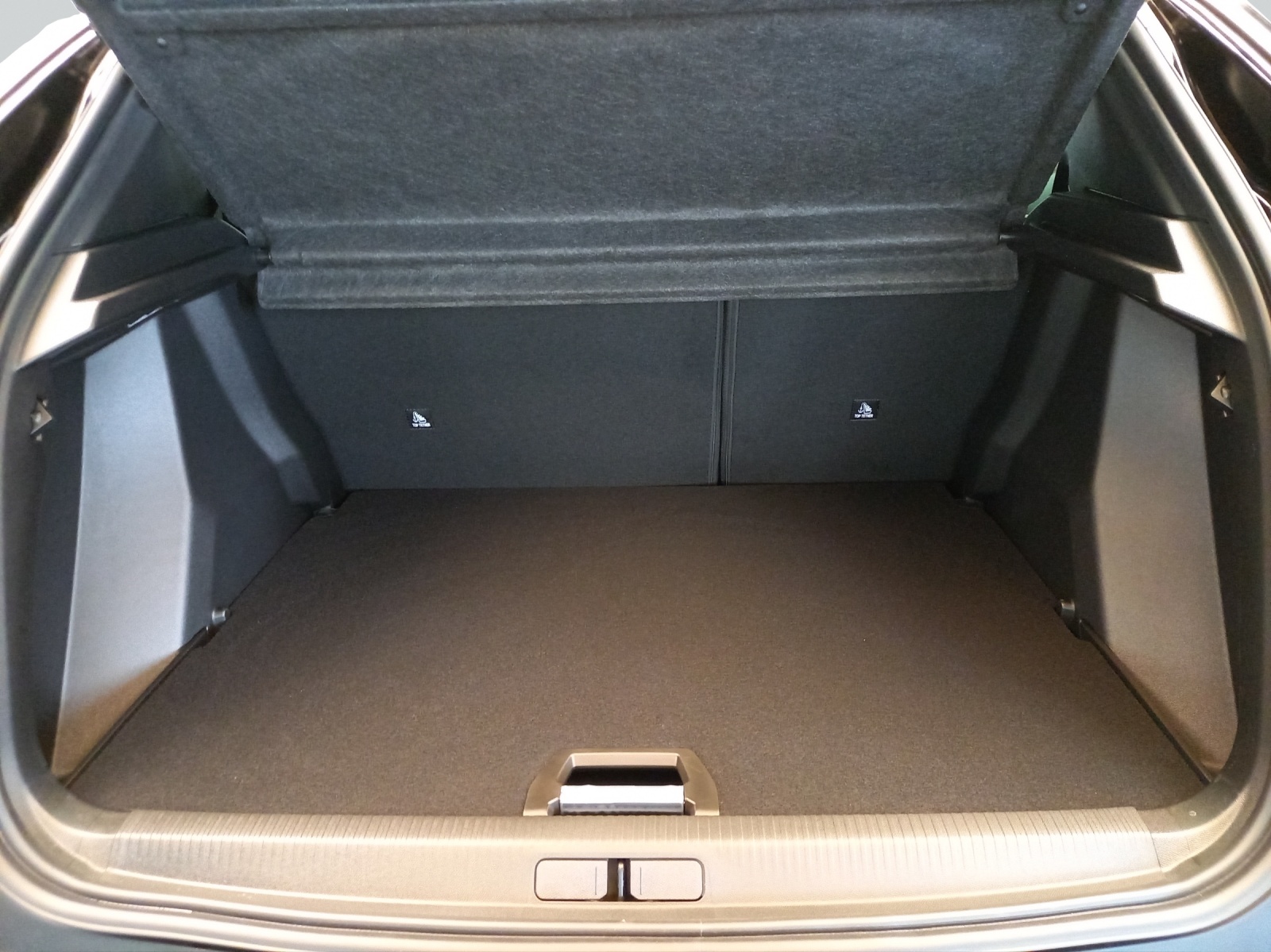 Peugeot 2008 1.2 Hybrid Allure Premium