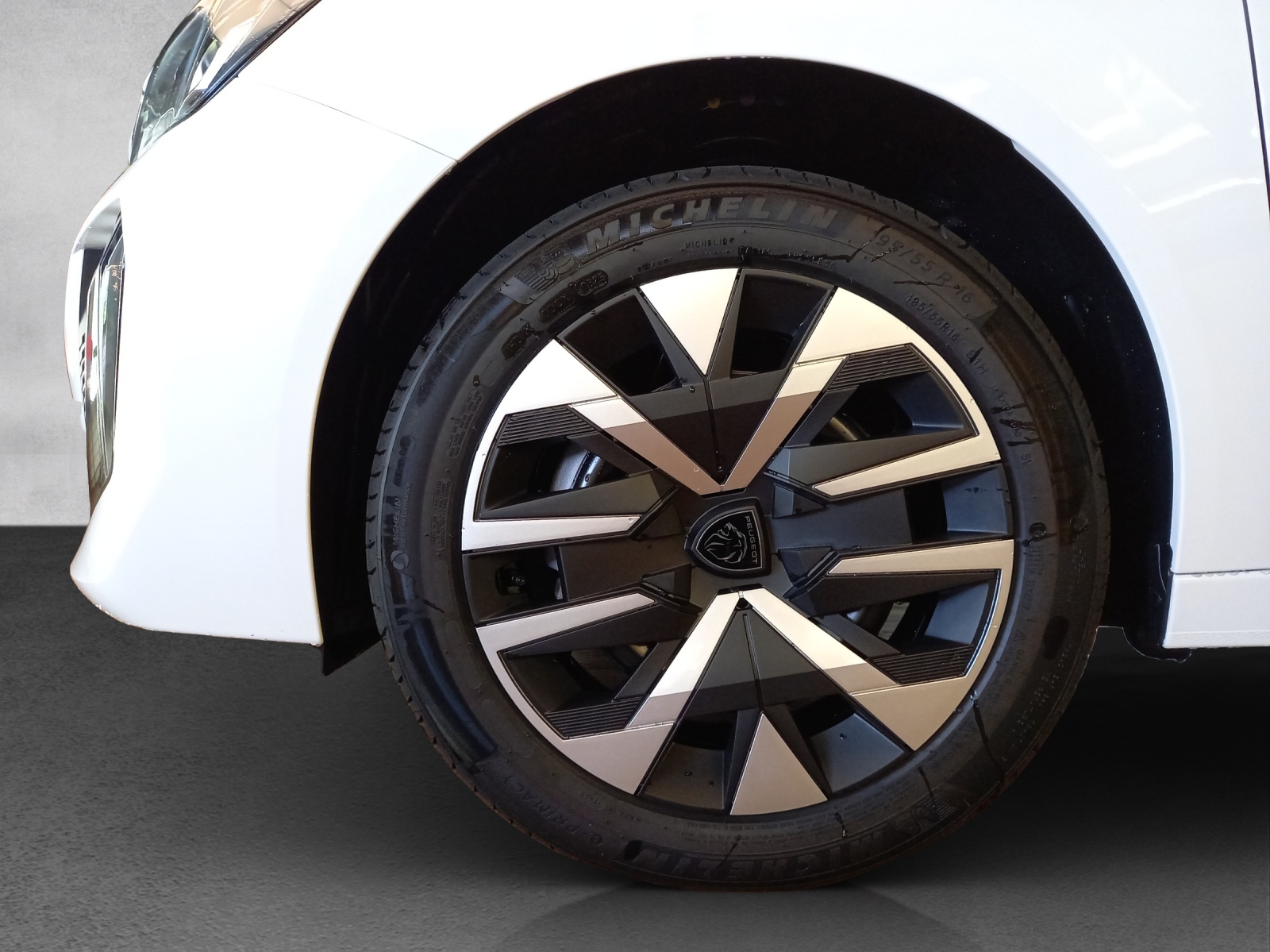 Peugeot 208 e-Style