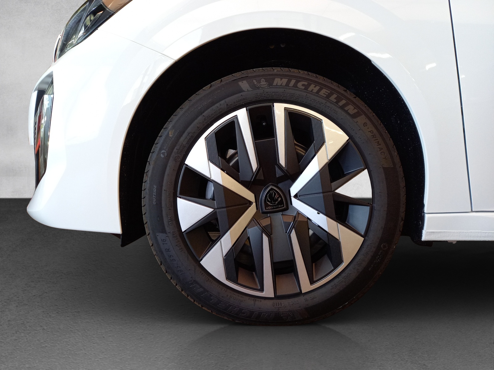 Peugeot 208 1.2 Hybrid Style