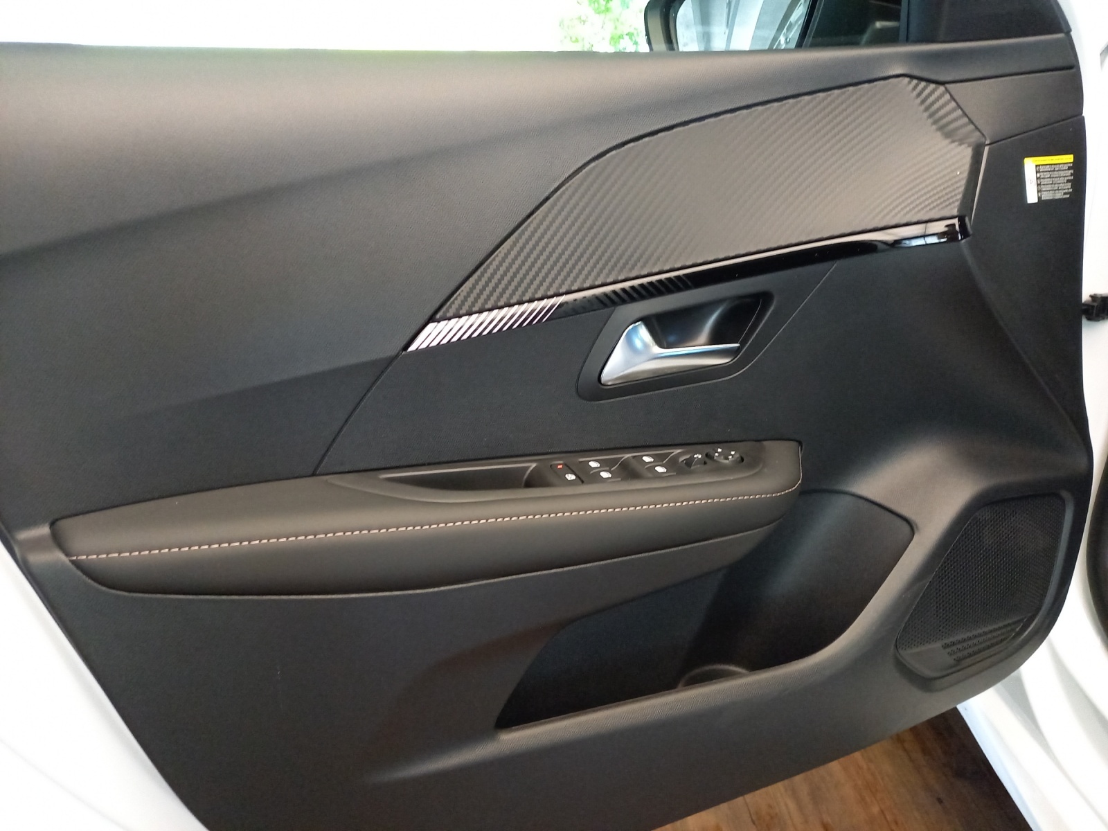 Peugeot 208 1.2 Hybrid Allure Premium