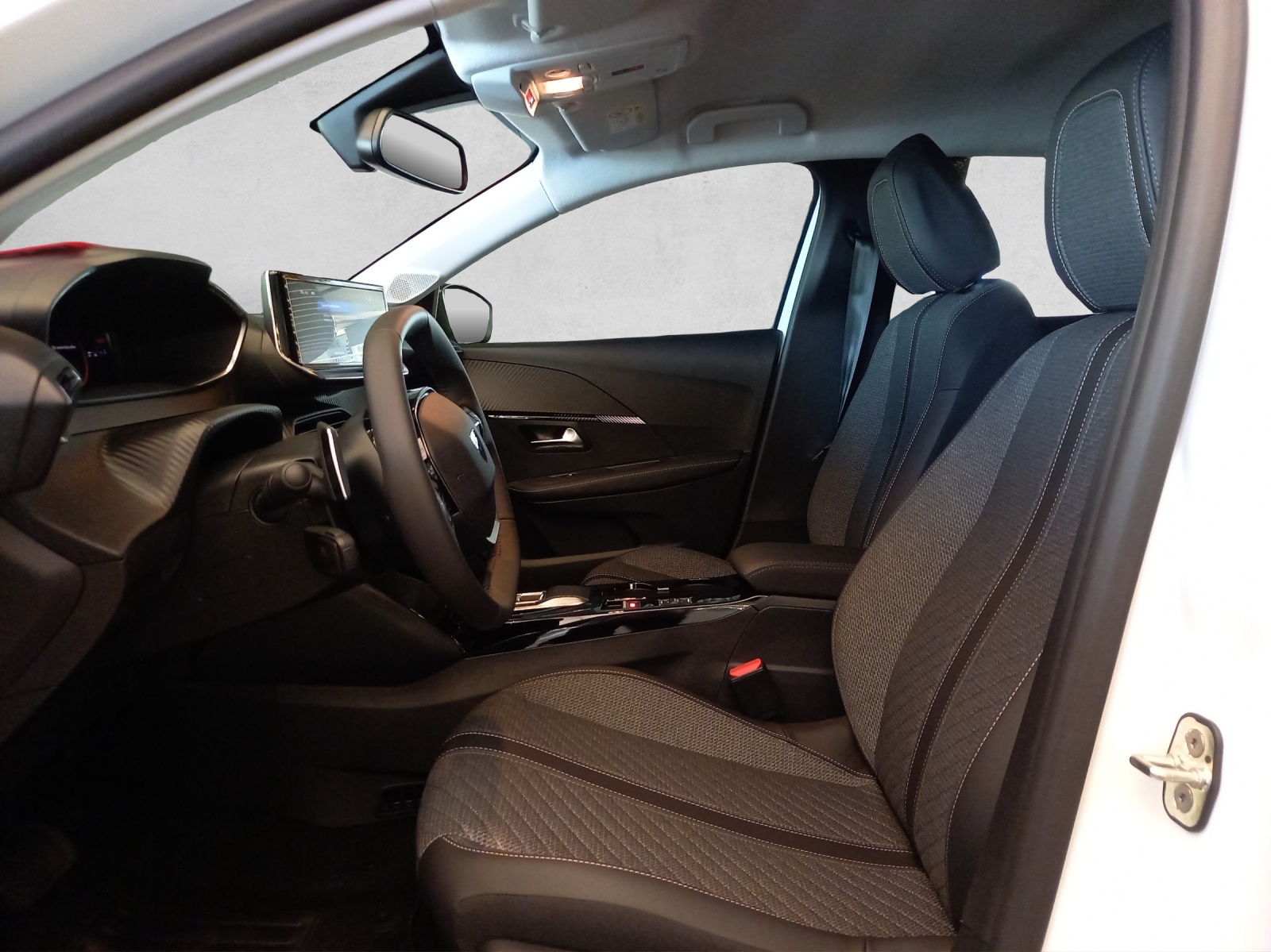 Peugeot 208 1.2 Hybrid Allure Premium