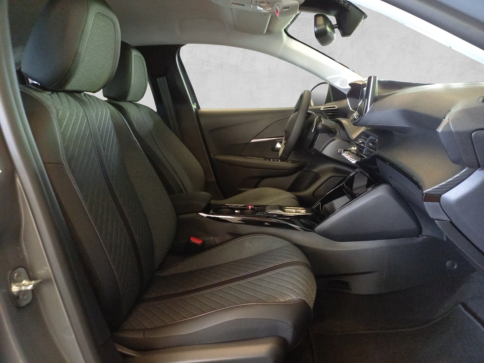 Peugeot 208 1.2 Hybrid Allure Premium