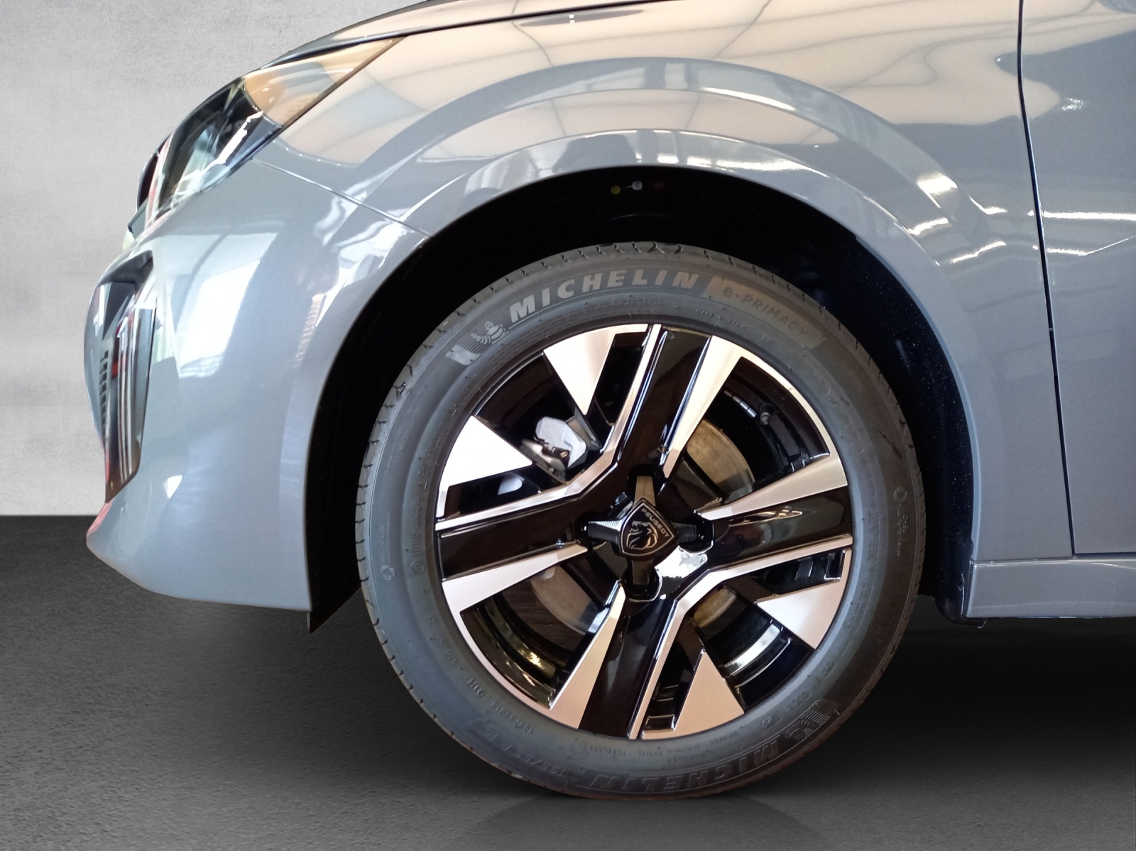 Peugeot 208 1.2 Hybrid Allure Premium