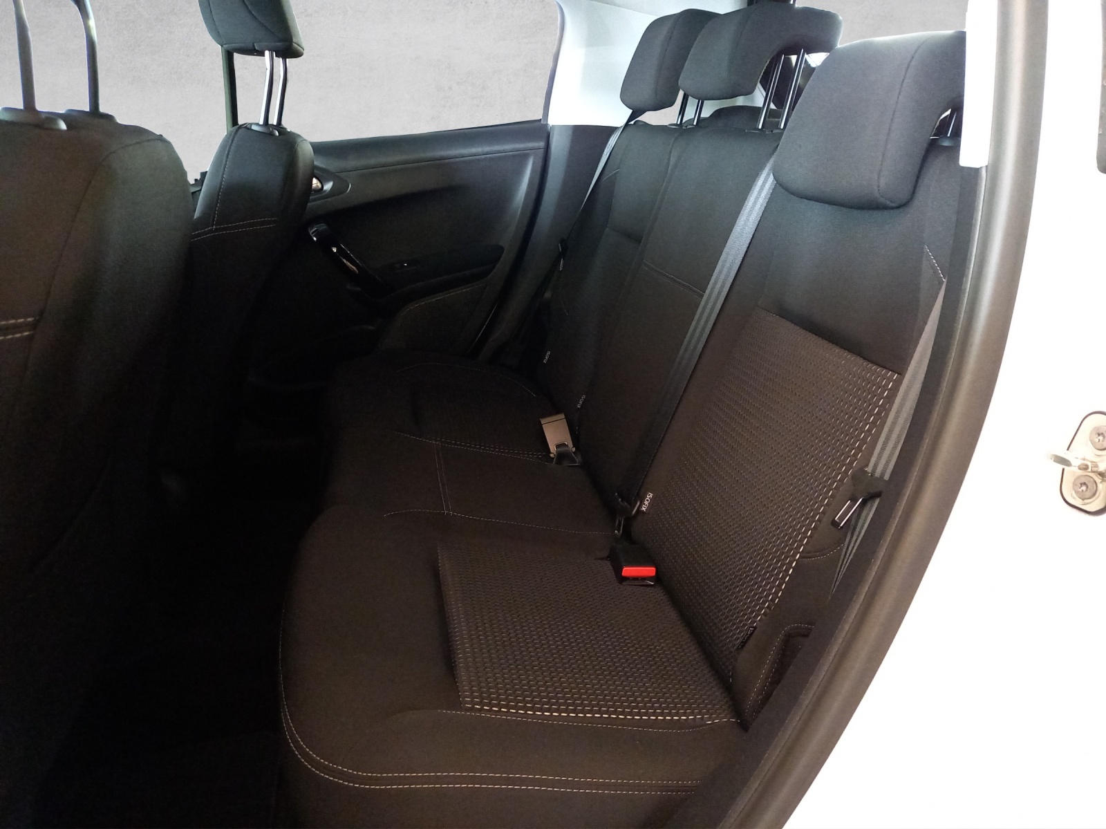 Peugeot 208 1.6 BlueHDi Allure