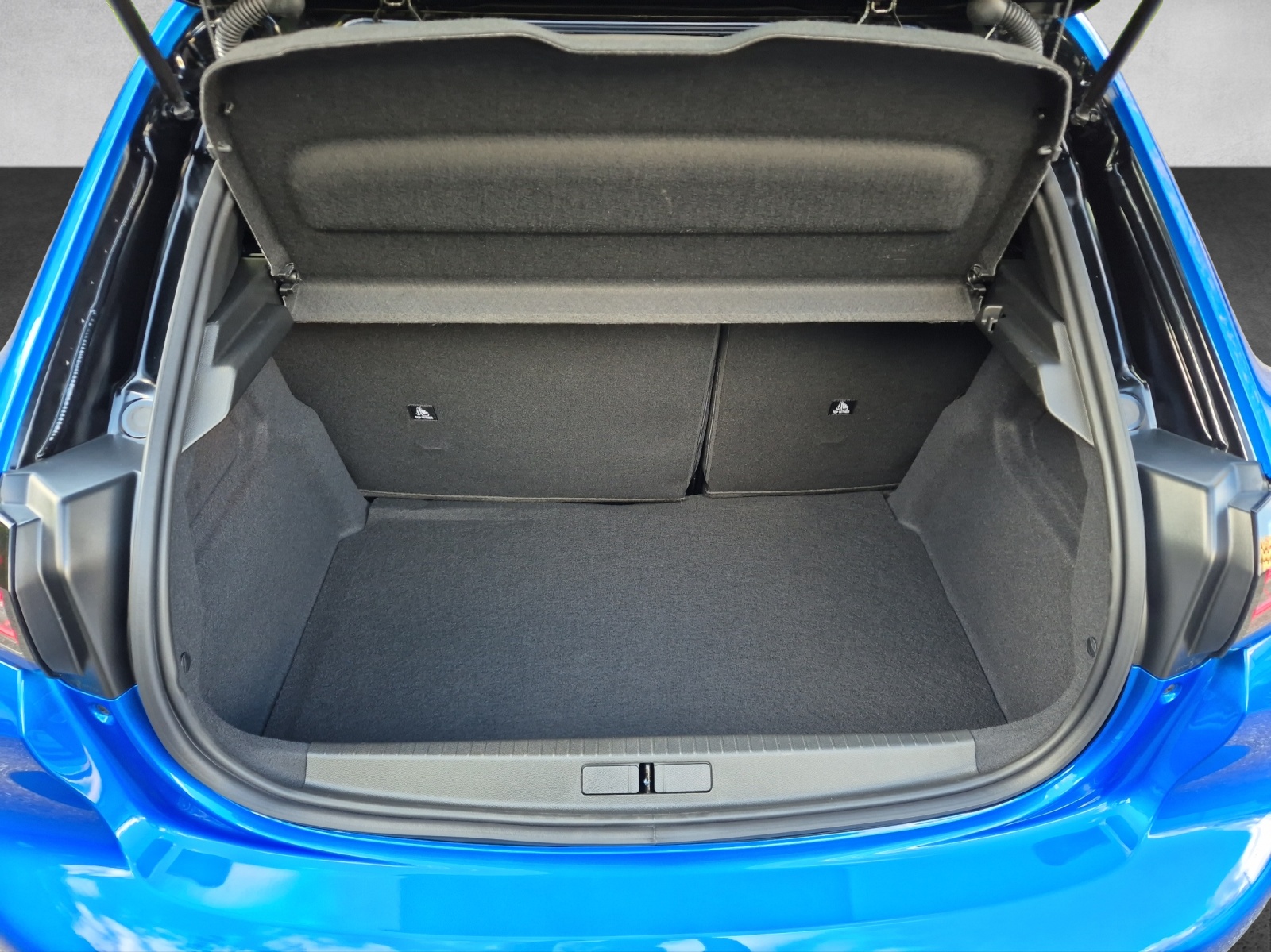 Peugeot 208 e-GT