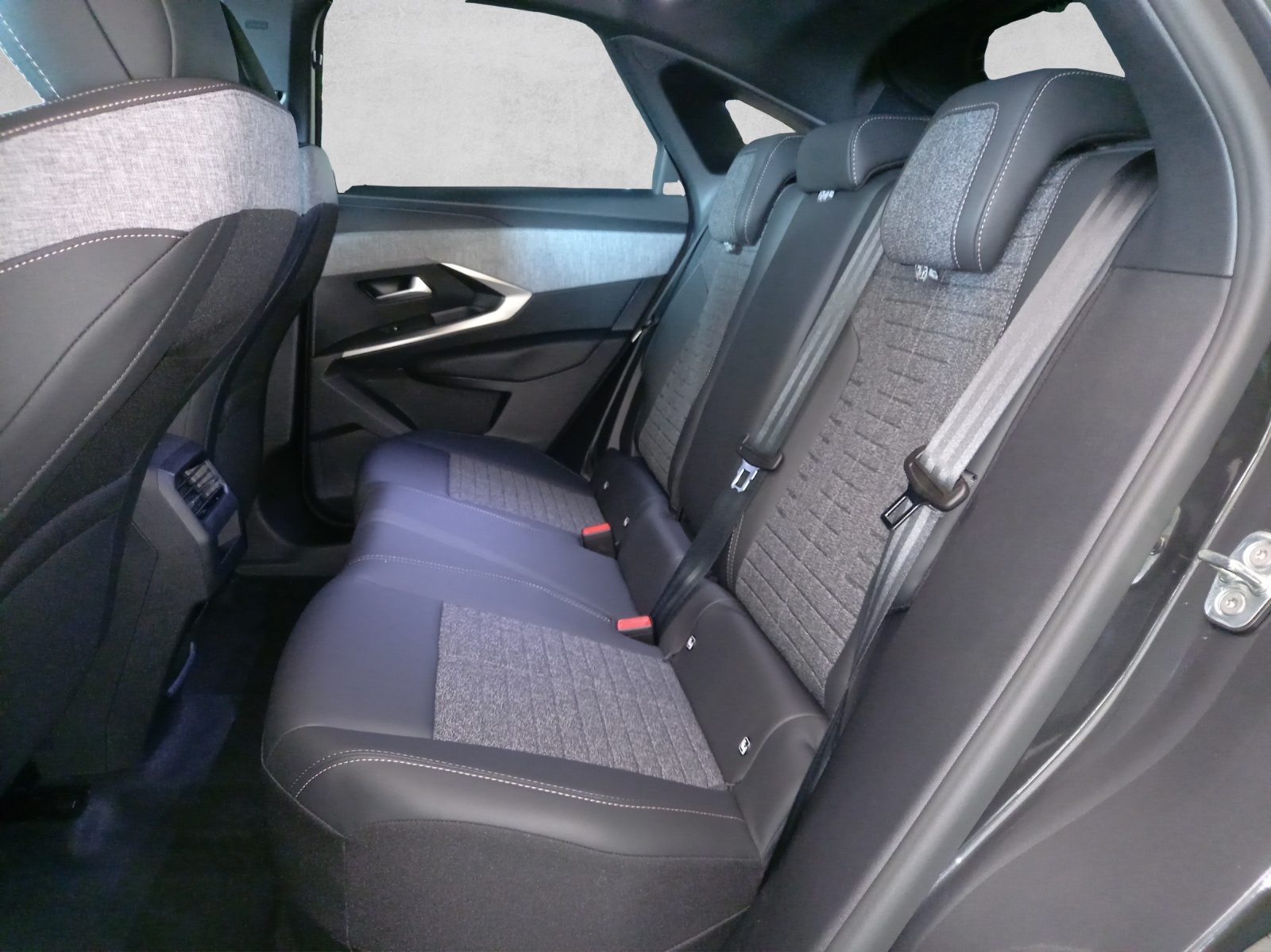 Peugeot 3008 1.2 Hybrid Allure Premium