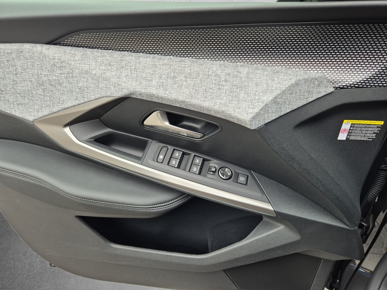 Peugeot 3008 e-Launch Edition AWD