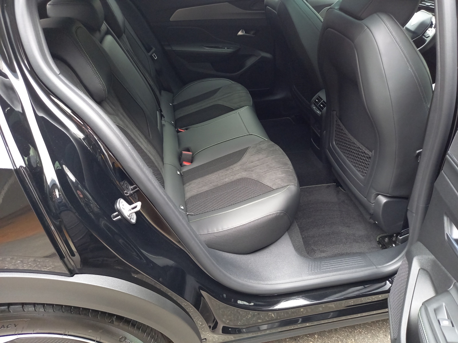 Peugeot 408 1.6 PHEV 180 GT