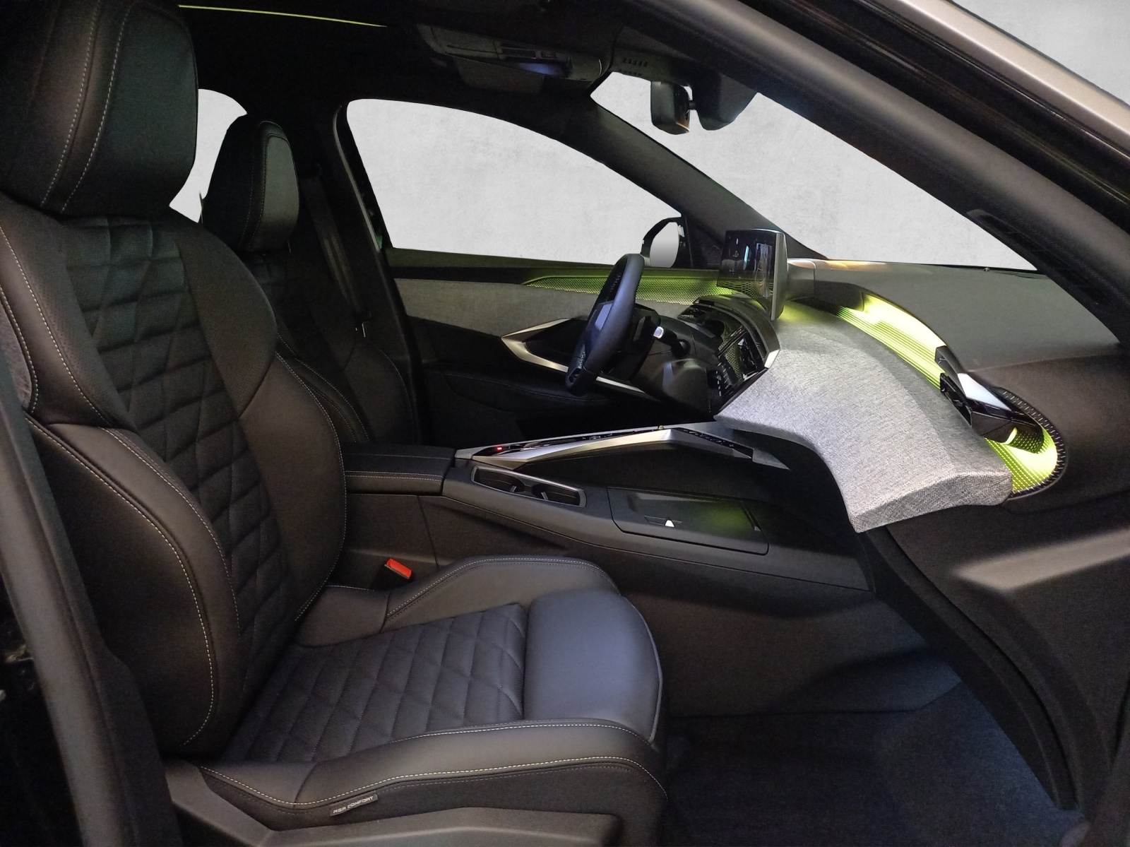 Peugeot 5008 e-Launch Edition AWD