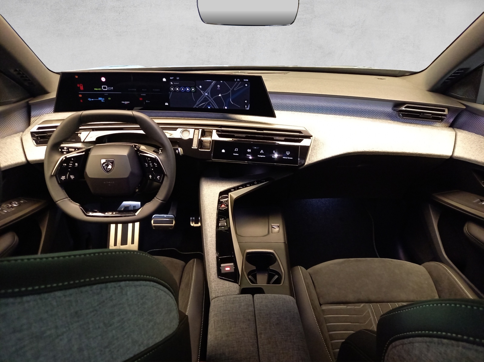 Peugeot 5008 e-Launch Edition AWD