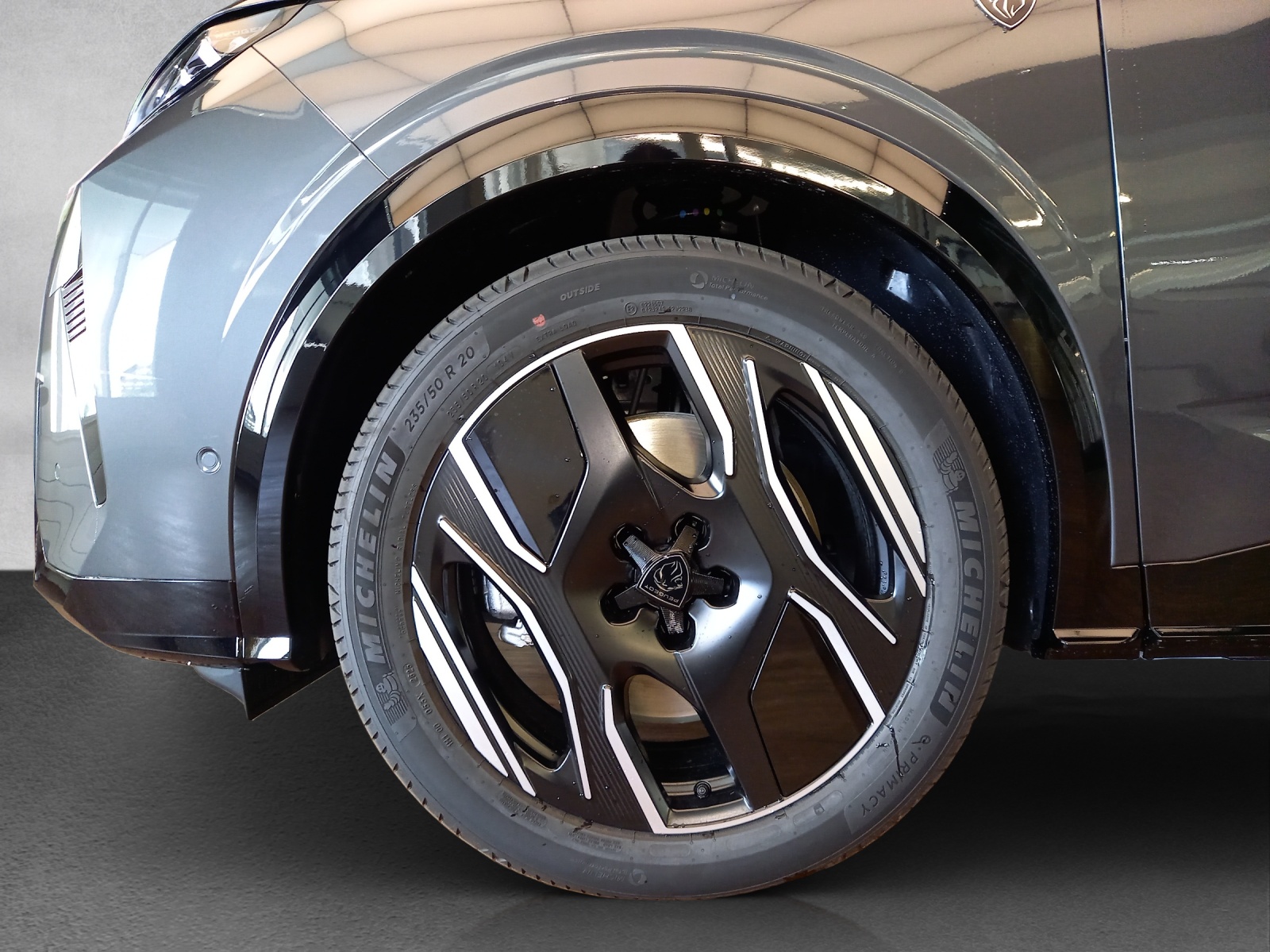 Peugeot 5008 e-Launch Edition AWD