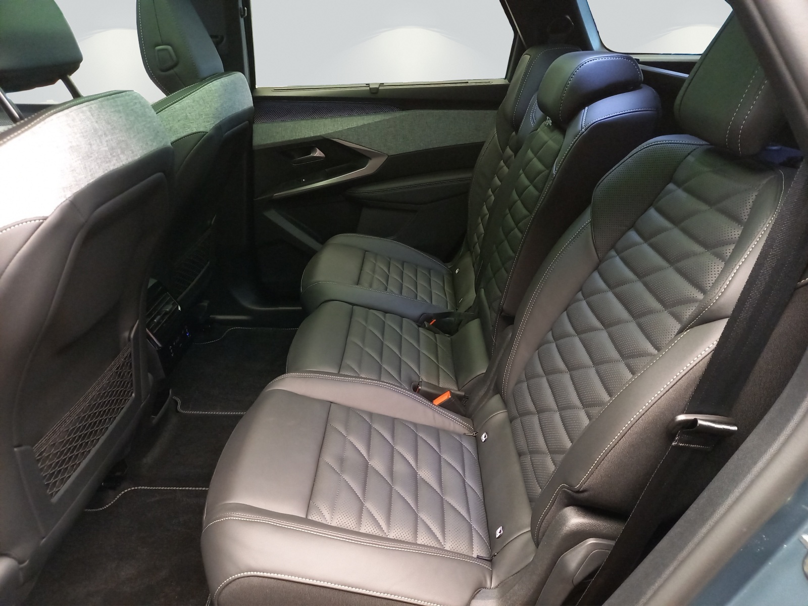 Peugeot 5008 e-Launch Edition AWD