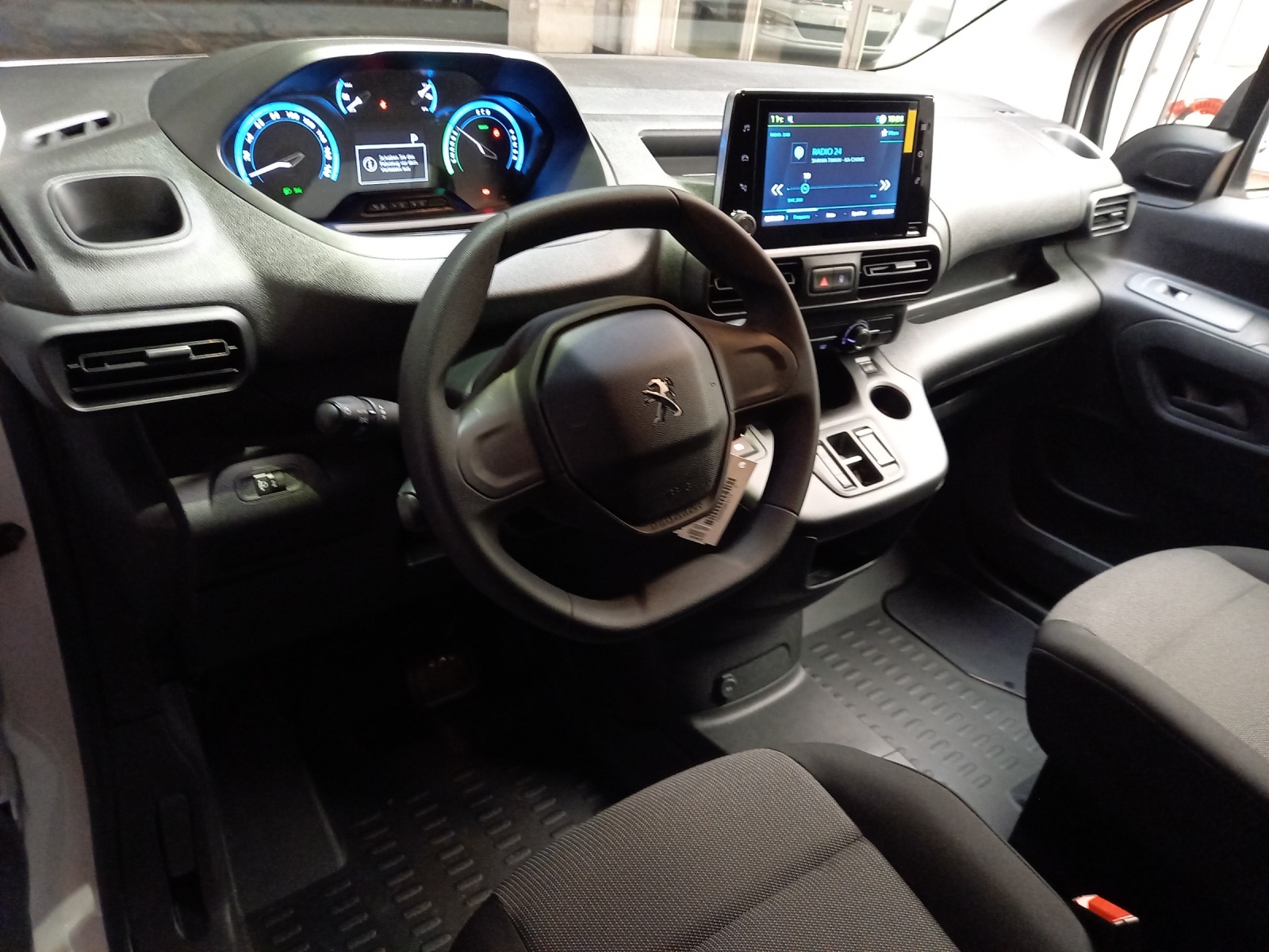 Peugeot e-Partner Kaw. 800 Standard 50 kWh Premium
